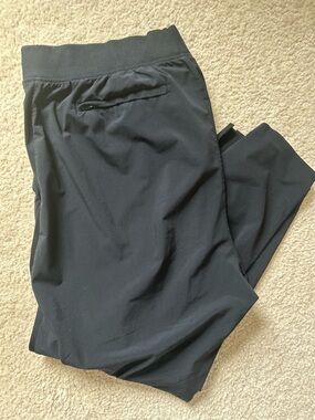 Women’s Athleta Brooklyn Ankle Pants- size 18